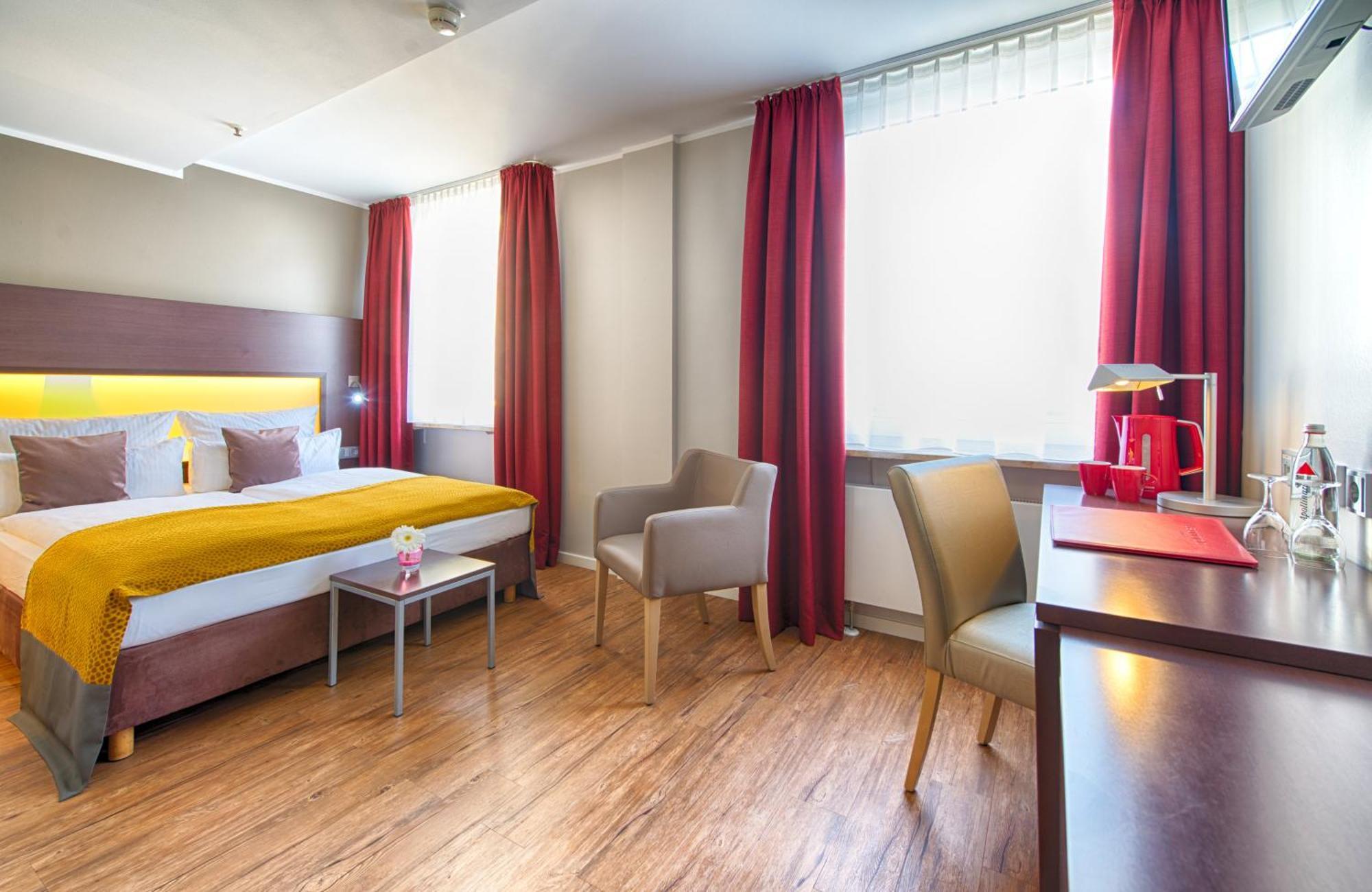 Leonardo Center 4*